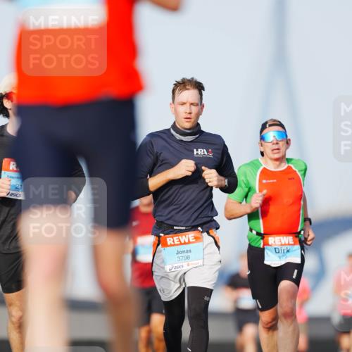 03.10.2026 - Köhlbrandbrückenlauf LAZAROV Photography http://msf.ph/oto/10689985 03.10.2026 09:44:33 Position 3 21, 3798, 479 meine-sportfotos.de