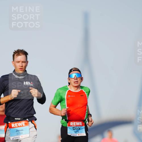 03.10.2026 - Köhlbrandbrückenlauf LAZAROV Photography http://msf.ph/oto/10689996 03.10.2026 09:44:34 Position 3 3798, 1479 meine-sportfotos.de