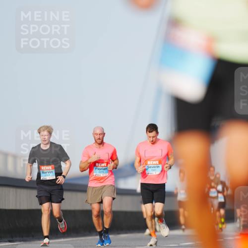 03.10.2026 - Köhlbrandbrückenlauf LAZAROV Photography http://msf.ph/oto/10690018 03.10.2026 09:44:40 Position 3 2044, 2275, 1941 meine-sportfotos.de