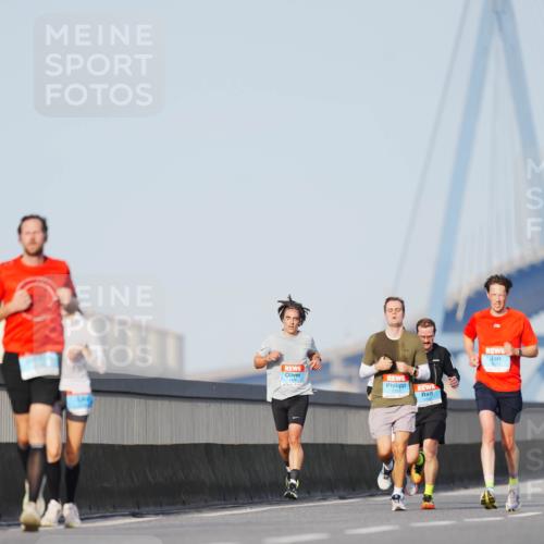 03.10.2026 - Köhlbrandbrückenlauf LAZAROV Photography http://msf.ph/oto/10690067 03.10.2026 09:44:51 Position 3  meine-sportfotos.de