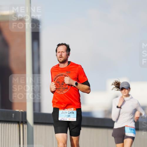 03.10.2026 - Köhlbrandbrückenlauf LAZAROV Photography http://msf.ph/oto/10690099 03.10.2026 09:44:58 Position 3 1, 2198 meine-sportfotos.de
