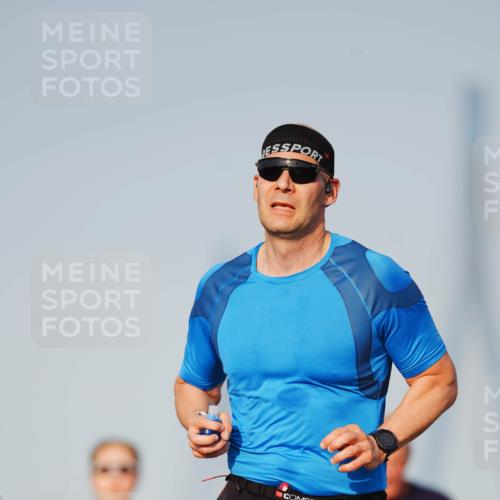 03.10.2026 - Köhlbrandbrückenlauf LAZAROV Photography http://msf.ph/oto/10690122 03.10.2026 09:45:05 Position 3  meine-sportfotos.de