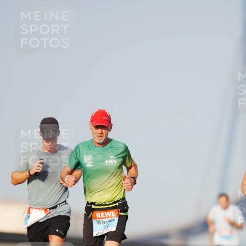 03.10.2026 - Köhlbrandbrückenlauf LAZAROV Photography http://msf.ph/oto/10690156 03.10.2026 09:45:11 Position 3 1506 meine-sportfotos.de