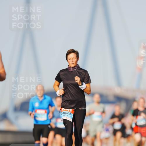 03.10.2026 - Köhlbrandbrückenlauf LAZAROV Photography http://msf.ph/oto/10690176 03.10.2026 09:45:14 Position 3 1102 meine-sportfotos.de