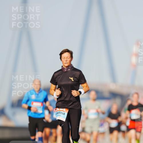 03.10.2026 - Köhlbrandbrückenlauf LAZAROV Photography http://msf.ph/oto/10690179 03.10.2026 09:45:15 Position 3 1102 meine-sportfotos.de