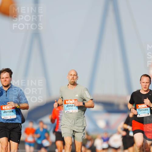 03.10.2026 - Köhlbrandbrückenlauf LAZAROV Photography http://msf.ph/oto/10690200 03.10.2026 09:45:21 Position 3 1371, 2222, 2049 meine-sportfotos.de