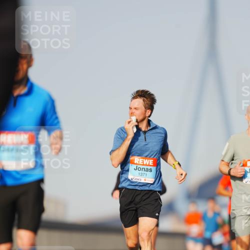 03.10.2026 - Köhlbrandbrückenlauf LAZAROV Photography http://msf.ph/oto/10690201 03.10.2026 09:45:22 Position 3 1371 meine-sportfotos.de