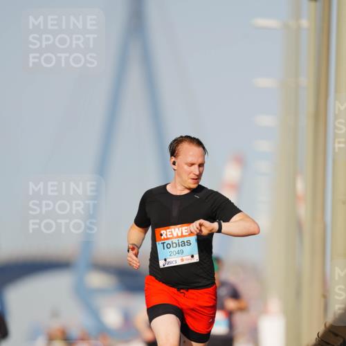 03.10.2026 - Köhlbrandbrückenlauf LAZAROV Photography http://msf.ph/oto/10690208 03.10.2026 09:45:24 Position 3 2049 meine-sportfotos.de