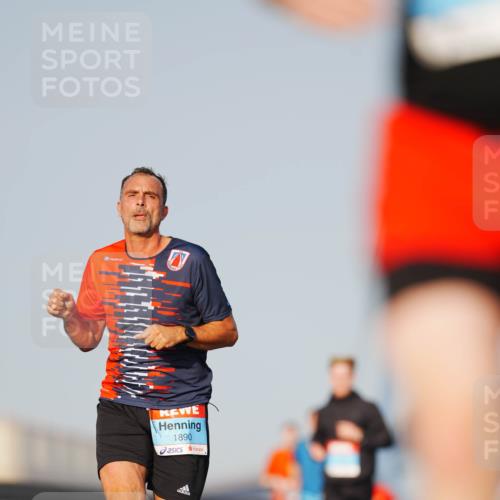 03.10.2026 - Köhlbrandbrückenlauf LAZAROV Photography http://msf.ph/oto/10690235 03.10.2026 09:45:29 Position 3 1890, 0 meine-sportfotos.de