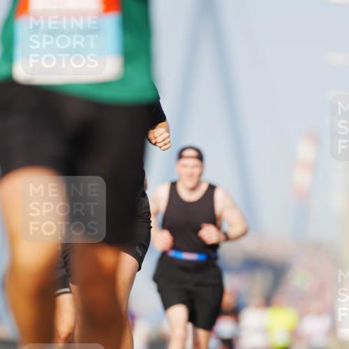 03.10.2026 - Köhlbrandbrückenlauf LAZAROV Photography http://msf.ph/oto/10690252 03.10.2026 09:45:33 Position 3  meine-sportfotos.de