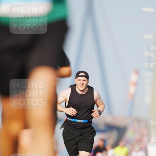 03.10.2026 - Köhlbrandbrückenlauf LAZAROV Photography http://msf.ph/oto/10690254 03.10.2026 09:45:34 Position 3  meine-sportfotos.de