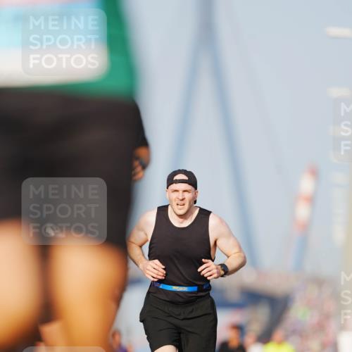 03.10.2026 - Köhlbrandbrückenlauf LAZAROV Photography http://msf.ph/oto/10690256 03.10.2026 09:45:34 Position 3  meine-sportfotos.de