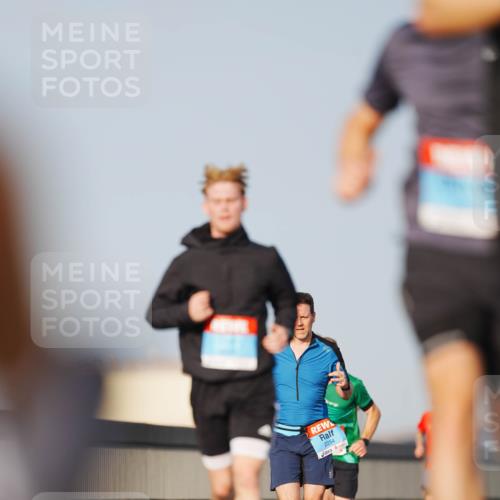 03.10.2026 - Köhlbrandbrückenlauf LAZAROV Photography http://msf.ph/oto/10690260 03.10.2026 09:45:36 Position 3  meine-sportfotos.de