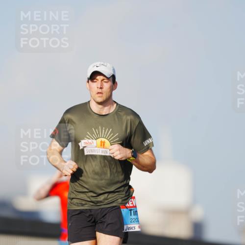 03.10.2026 - Köhlbrandbrückenlauf LAZAROV Photography http://msf.ph/oto/10690310 03.10.2026 09:45:50 Position 3 2202 meine-sportfotos.de
