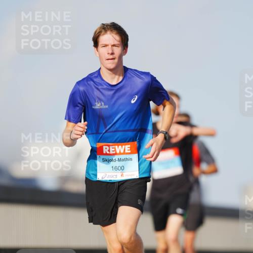 03.10.2026 - Köhlbrandbrückenlauf LAZAROV Photography http://msf.ph/oto/10690330 03.10.2026 09:45:54 Position 3 1600 meine-sportfotos.de