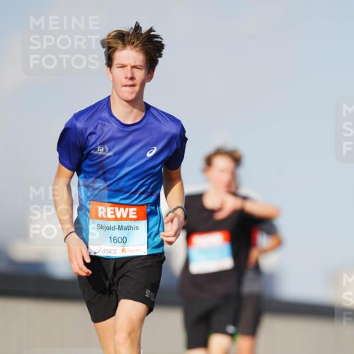 03.10.2026 - Köhlbrandbrückenlauf LAZAROV Photography http://msf.ph/oto/10690332 03.10.2026 09:45:54 Position 3 1600 meine-sportfotos.de