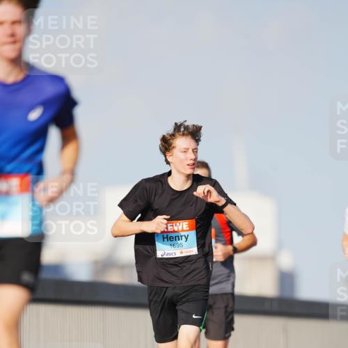 03.10.2026 - Köhlbrandbrückenlauf LAZAROV Photography http://msf.ph/oto/10690335 03.10.2026 09:45:55 Position 3 1695 meine-sportfotos.de