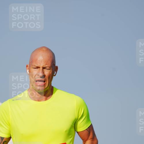 03.10.2026 - Köhlbrandbrückenlauf LAZAROV Photography http://msf.ph/oto/10690369 03.10.2026 09:46:01 Position 3 8, 2312 meine-sportfotos.de
