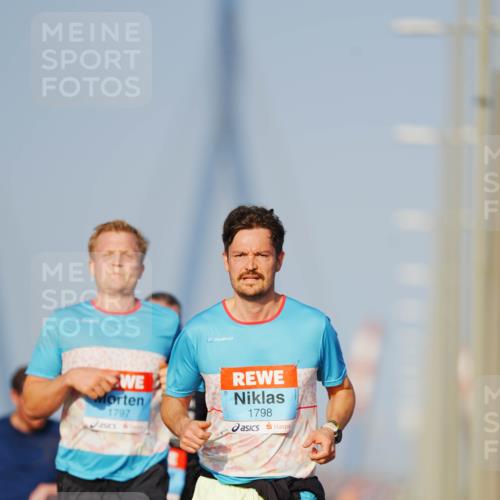 03.10.2026 - Köhlbrandbrückenlauf LAZAROV Photography http://msf.ph/oto/10690389 03.10.2026 09:46:07 Position 3 1797, 1798 meine-sportfotos.de