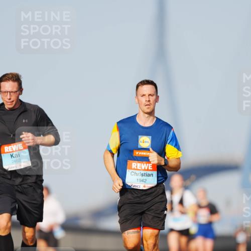 03.10.2026 - Köhlbrandbrückenlauf LAZAROV Photography http://msf.ph/oto/10690422 03.10.2026 09:46:16 Position 3 2462, 1942 meine-sportfotos.de