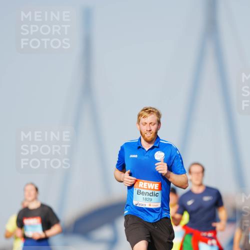 03.10.2026 - Köhlbrandbrückenlauf LAZAROV Photography http://msf.ph/oto/10690447 03.10.2026 09:46:25 Position 3 1829 meine-sportfotos.de