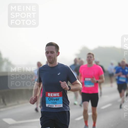 03.10.2026 - Köhlbrandbrückenlauf LAZAROV Photography http://msf.ph/oto/10697145 03.10.2026 09:15:42 Position 3 1526 meine-sportfotos.de