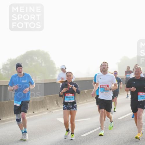 03.10.2026 - Köhlbrandbrückenlauf LAZAROV Photography http://msf.ph/oto/10697176 03.10.2026 09:15:52 Position 3 2305, 2368, 1079 meine-sportfotos.de
