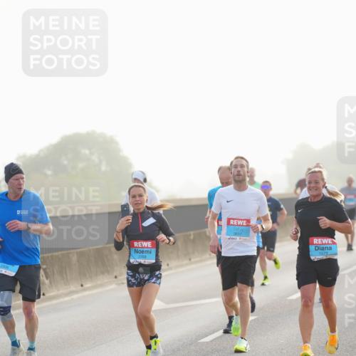 03.10.2026 - Köhlbrandbrückenlauf LAZAROV Photography http://msf.ph/oto/10697179 03.10.2026 09:15:52 Position 3 2305, 2368, 3837, 1079 meine-sportfotos.de