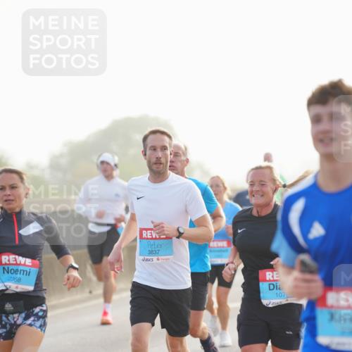 03.10.2026 - Köhlbrandbrückenlauf LAZAROV Photography http://msf.ph/oto/10697191 03.10.2026 09:15:54 Position 3 2368, 3837, 1079 meine-sportfotos.de