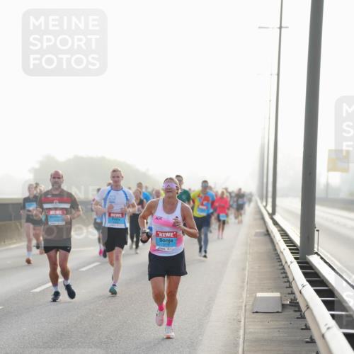 03.10.2026 - Köhlbrandbrückenlauf LAZAROV Photography http://msf.ph/oto/10697245 03.10.2026 09:16:01 Position 3 1532, 1, 1179 meine-sportfotos.de