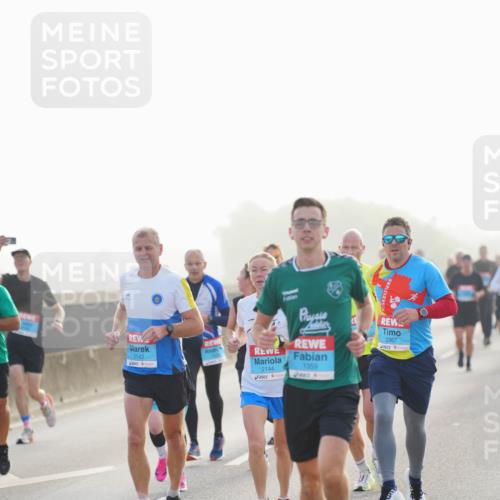 03.10.2026 - Köhlbrandbrückenlauf LAZAROV Photography http://msf.ph/oto/10697286 03.10.2026 09:16:05 Position 3 2143, 2144, 1359, 2367 meine-sportfotos.de