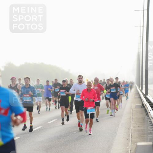 03.10.2026 - Köhlbrandbrückenlauf LAZAROV Photography http://msf.ph/oto/10697301 03.10.2026 09:16:07 Position 3  meine-sportfotos.de