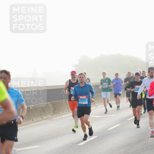03.10.2026 - Köhlbrandbrückenlauf LAZAROV Photography http://msf.ph/oto/10697306 03.10.2026 09:16:08 Position 3 1371 meine-sportfotos.de
