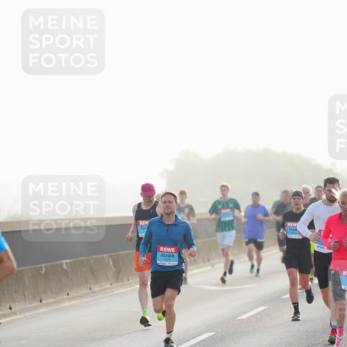 03.10.2026 - Köhlbrandbrückenlauf LAZAROV Photography http://msf.ph/oto/10697311 03.10.2026 09:16:09 Position 3 1371 meine-sportfotos.de