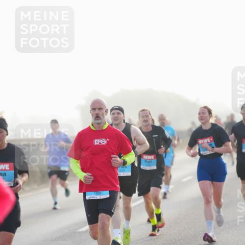 03.10.2026 - Köhlbrandbrückenlauf LAZAROV Photography http://msf.ph/oto/10697326 03.10.2026 09:16:13 Position 3 24, 1989, 1253 meine-sportfotos.de