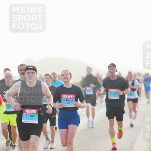 03.10.2026 - Köhlbrandbrückenlauf LAZAROV Photography http://msf.ph/oto/10697334 03.10.2026 09:16:14 Position 3 2055, 1253, 2388, 2410 meine-sportfotos.de