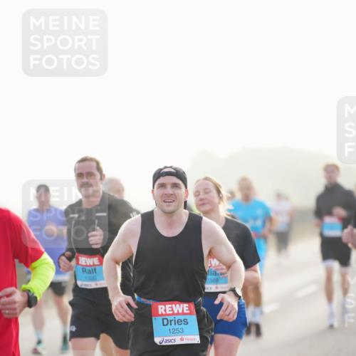 03.10.2026 - Köhlbrandbrückenlauf LAZAROV Photography http://msf.ph/oto/10697339 03.10.2026 09:16:15 Position 3 1320, 1253, 2388 meine-sportfotos.de
