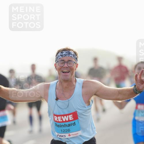 03.10.2026 - Köhlbrandbrückenlauf LAZAROV Photography http://msf.ph/oto/10697416 03.10.2026 09:16:25 Position 3 1226 meine-sportfotos.de