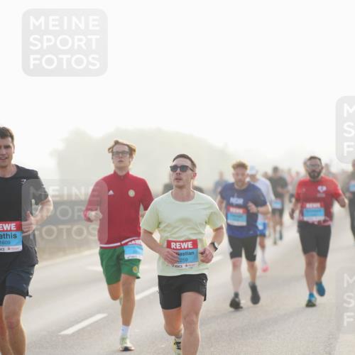 03.10.2026 - Köhlbrandbrückenlauf LAZAROV Photography http://msf.ph/oto/10697431 03.10.2026 09:16:28 Position 3 1609, 2259 meine-sportfotos.de
