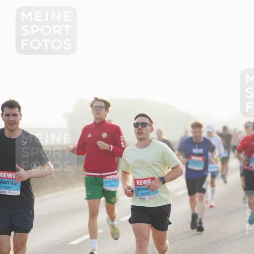 03.10.2026 - Köhlbrandbrückenlauf LAZAROV Photography http://msf.ph/oto/10697436 03.10.2026 09:16:29 Position 3 1609, 2259 meine-sportfotos.de