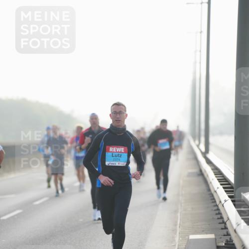 03.10.2026 - Köhlbrandbrückenlauf LAZAROV Photography http://msf.ph/oto/10697499 03.10.2026 09:16:38 Position 3 2374 meine-sportfotos.de