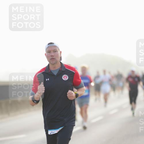 03.10.2026 - Köhlbrandbrückenlauf LAZAROV Photography http://msf.ph/oto/10697548 03.10.2026 09:16:43 Position 3 1910 meine-sportfotos.de