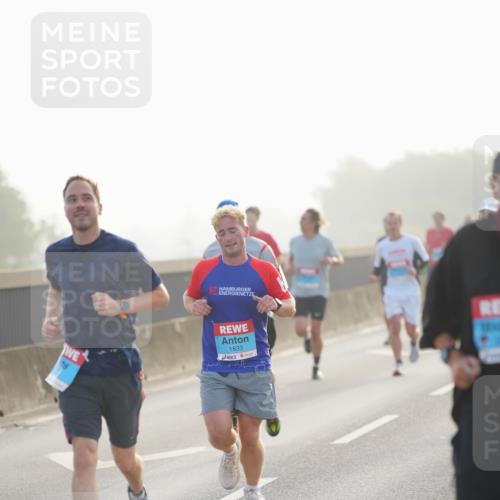 03.10.2026 - Köhlbrandbrückenlauf LAZAROV Photography http://msf.ph/oto/10697567 03.10.2026 09:16:46 Position 3 1833 meine-sportfotos.de