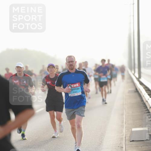 03.10.2026 - Köhlbrandbrückenlauf LAZAROV Photography http://msf.ph/oto/10697582 03.10.2026 09:16:47 Position 3 2427 meine-sportfotos.de