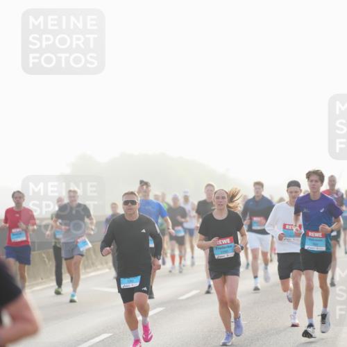 03.10.2026 - Köhlbrandbrückenlauf LAZAROV Photography http://msf.ph/oto/10697610 03.10.2026 09:16:51 Position 3 1280, 2390 meine-sportfotos.de