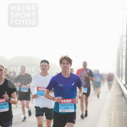 03.10.2026 - Köhlbrandbrückenlauf LAZAROV Photography http://msf.ph/oto/10697642 03.10.2026 09:16:54 Position 3 390, 3838, 1600 meine-sportfotos.de