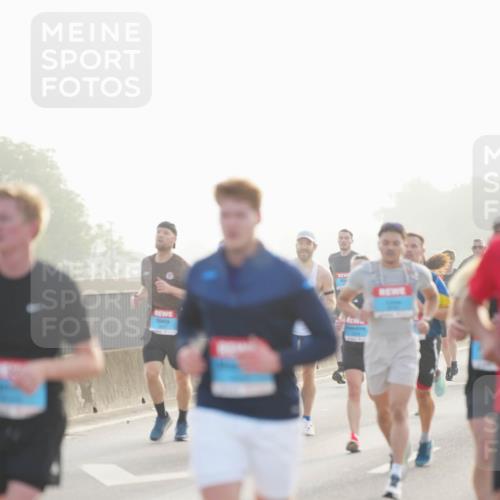 03.10.2026 - Köhlbrandbrückenlauf LAZAROV Photography http://msf.ph/oto/10697647 03.10.2026 09:16:58 Position 3  meine-sportfotos.de