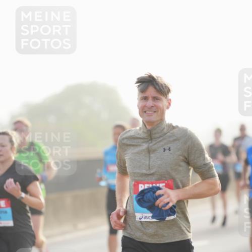 03.10.2026 - Köhlbrandbrückenlauf LAZAROV Photography http://msf.ph/oto/10697683 03.10.2026 09:17:02 Position 3 4 meine-sportfotos.de