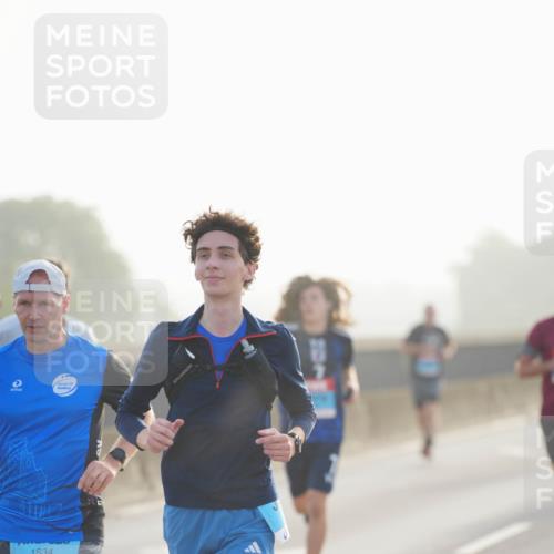 03.10.2026 - Köhlbrandbrückenlauf LAZAROV Photography http://msf.ph/oto/10697713 03.10.2026 09:17:06 Position 3 1834 meine-sportfotos.de