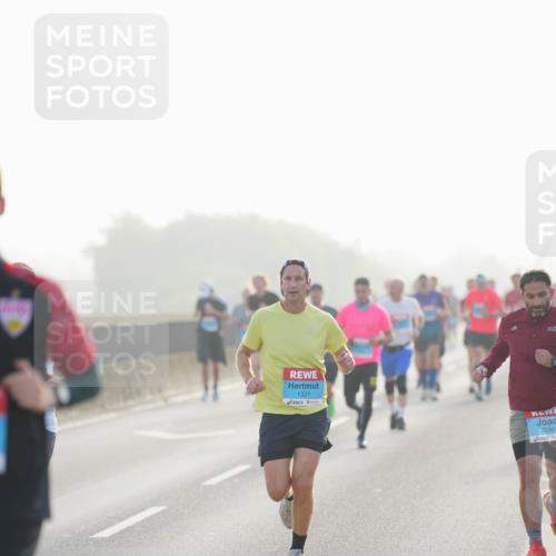 03.10.2026 - Köhlbrandbrückenlauf LAZAROV Photography http://msf.ph/oto/10697744 03.10.2026 09:17:10 Position 3 1321, 2240 meine-sportfotos.de